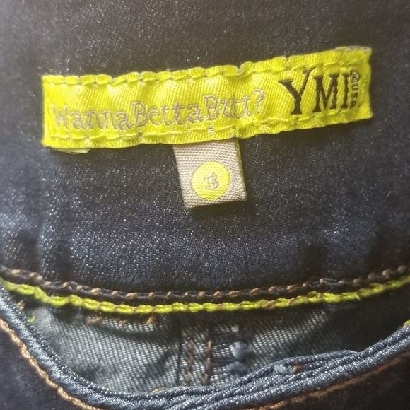 YMI Wanna Betta Butt Dark Wash 3-Button Cuffed Denim Bermuda Shorts Size 3. - Picture 7 of 8